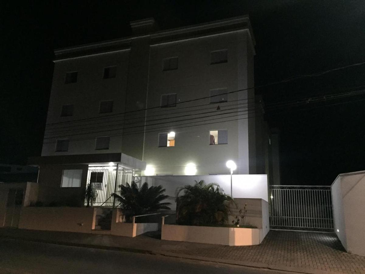 Novissimo Apto No Centro De Águas de São Pedro Esterno foto